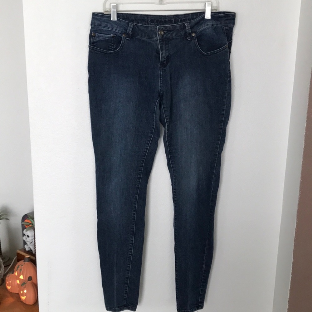 BLUE ASPHALT SKINNY JEANS NWOT SIZE 15R EXCELLENT CONDITION! 38Wx32L